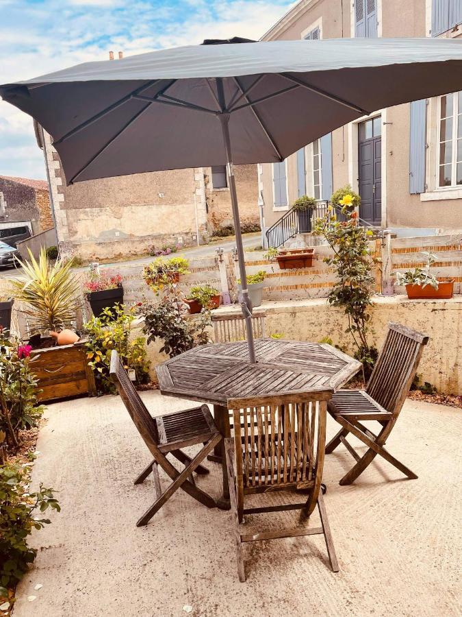 Charmante Maison De Village Renovée Hébergement de vacances *